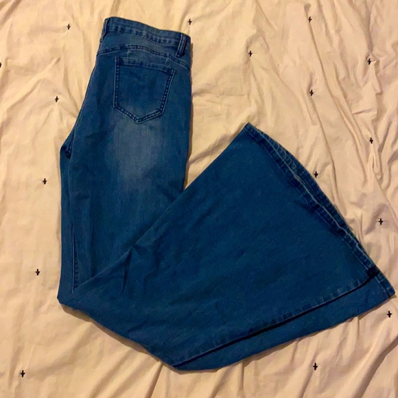 Jeans - Picture 1 of 4